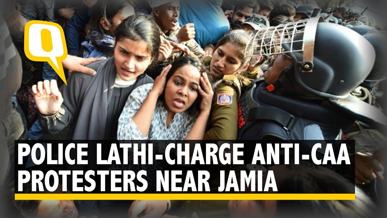 Several Injured as Cops Lathi-Charge Jamia Protesters | The Quint
