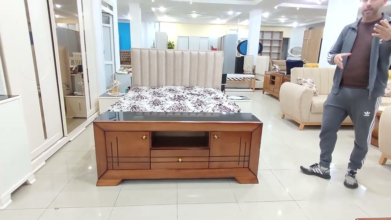 طاولات تلفاز كما لم تراها من قبل بأشكال جديدة و مواصفات عالية عند موبليني أثاث القليعة ❤️