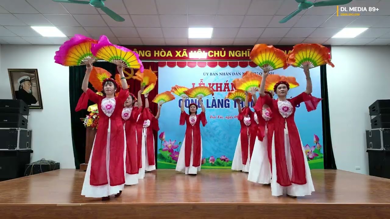 Khách Đến Chơi Nhà   CLB Dân Vũ Thôn Trai Túc