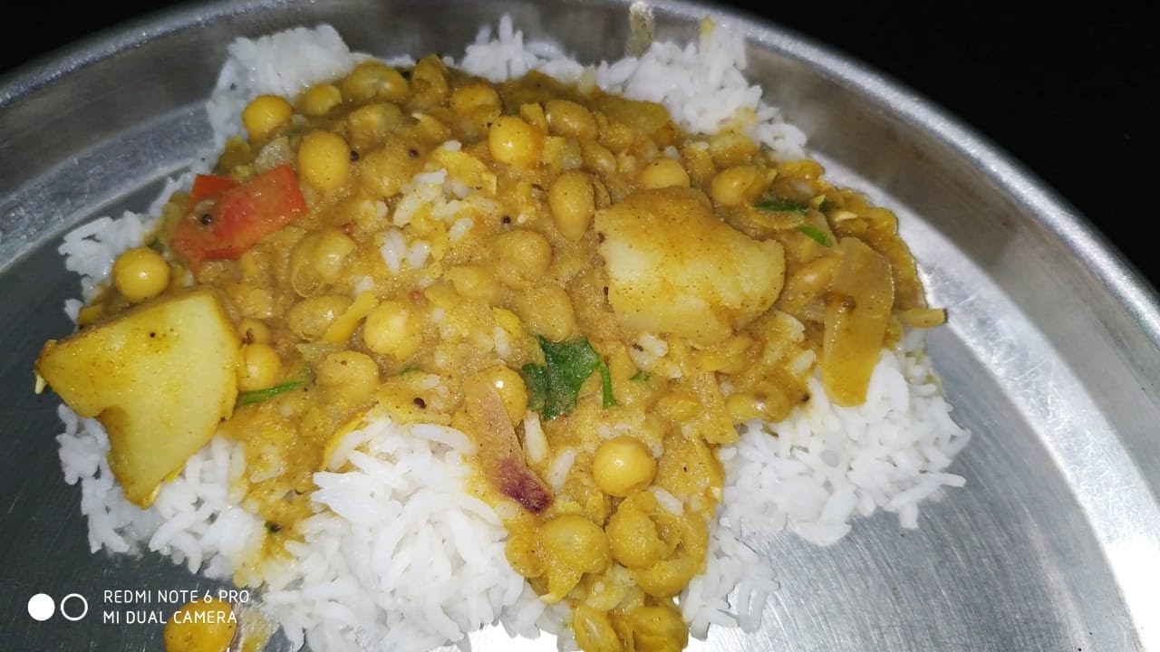 White peas curry Karwar style recipe. Vatana amti / vatana ros | chana ros
