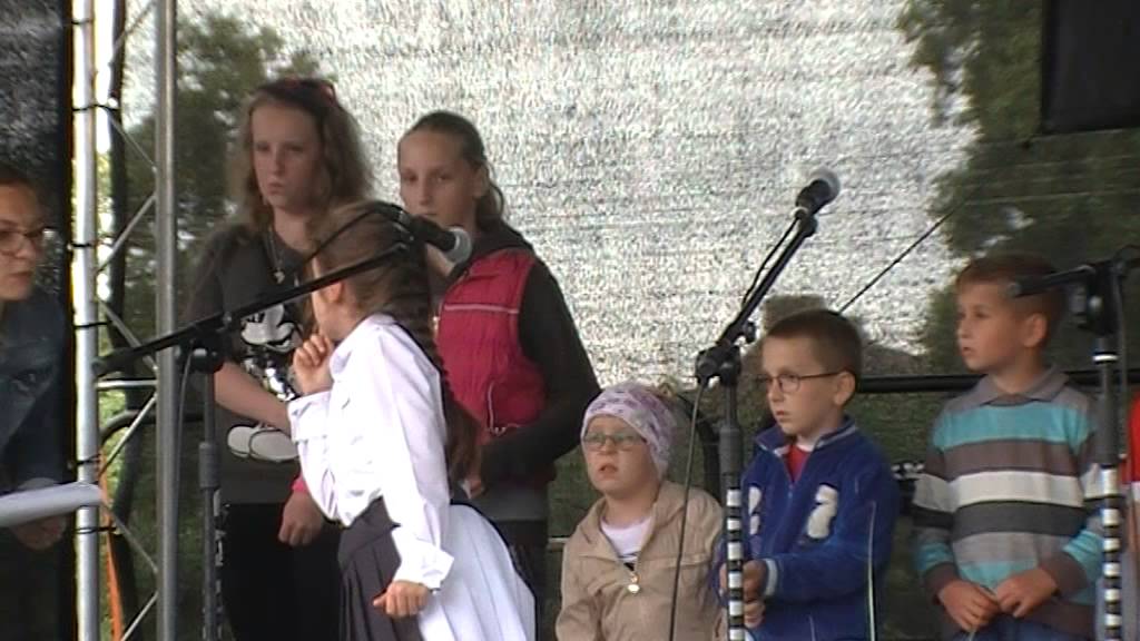 Dzieci z Niepublicznej Szkoły Podstawowej w Stypułowie - Montaż słowno-muzyczny