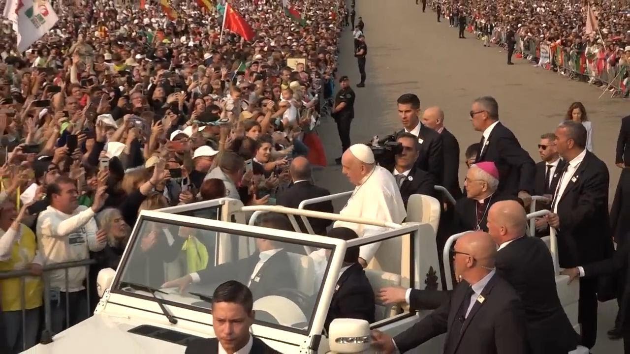 Pope Francis visits Portuguese town of Fatima