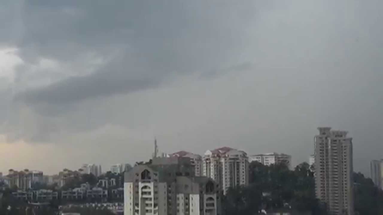 Lightning storm - 15 strikes in under 1 minute