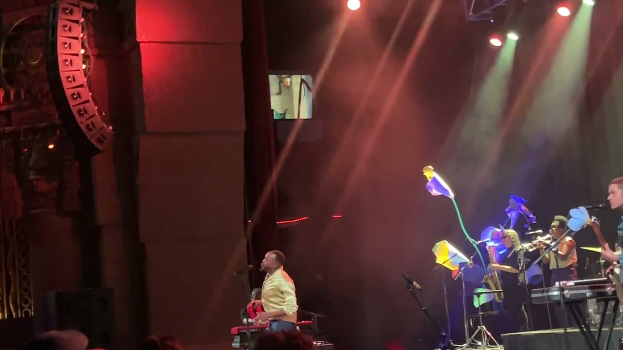 Durand Jones and The Indications live in san Antonio 