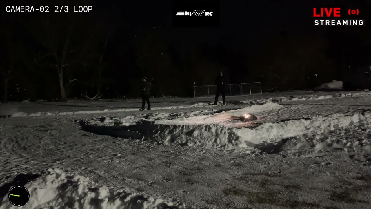 Figure 8 RC race track made of snow! Live Stream winter Fun!