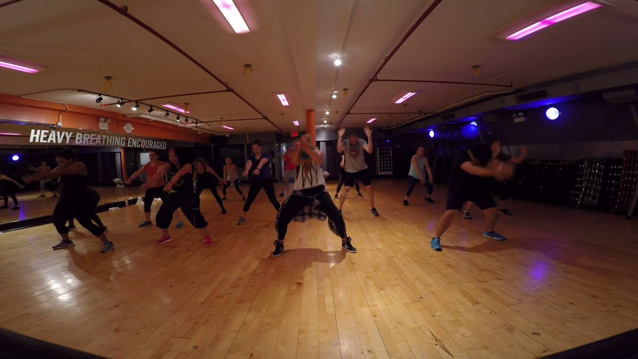 Shape of You (Latin Remix) feat. Zion & Lennox - ZUMBA