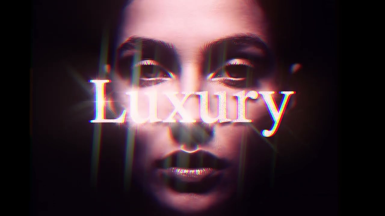 LUXURY   A DONA DA BANCA   Femme Fatale Noir
