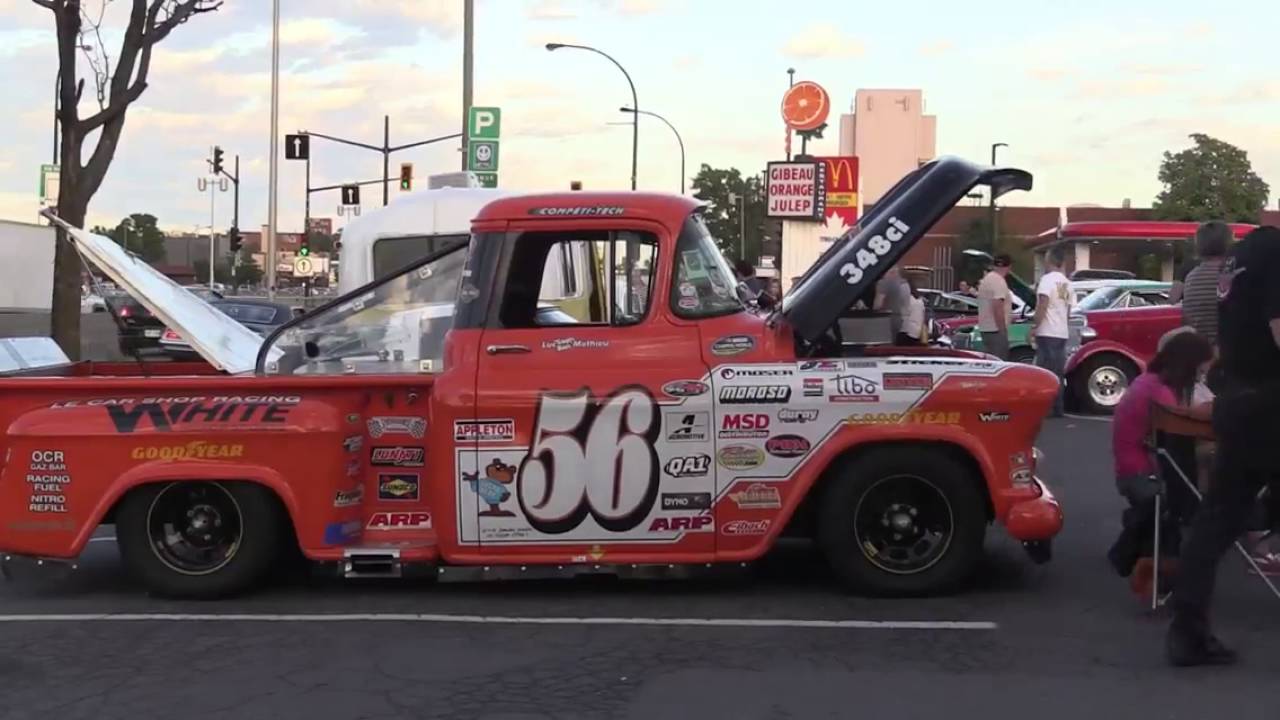 Classic car lovers meets at Orange Julep