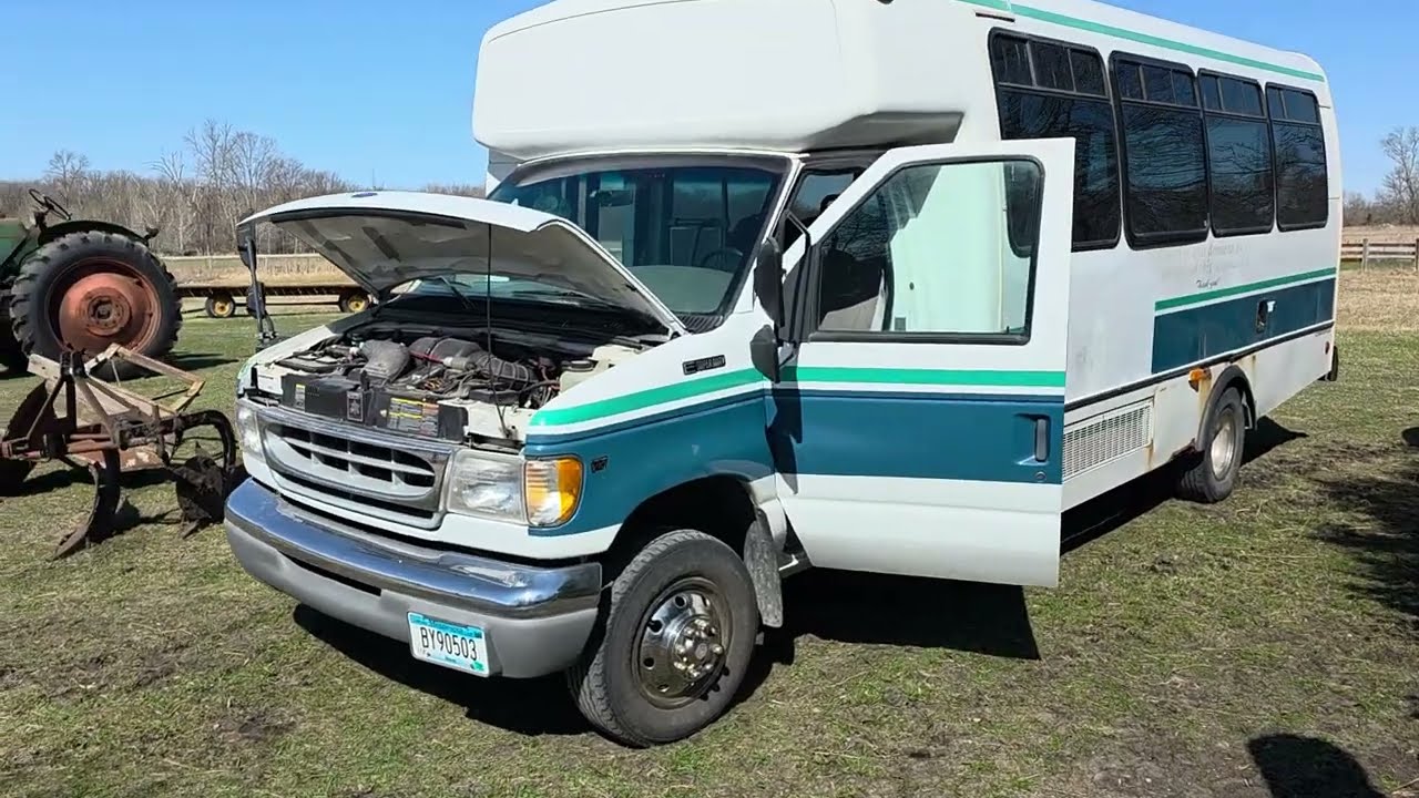 1997 Ford E-Super Duty 12 Passenger Bus w/ Champion Wheel Chair Lift, Triton V-10 Engine, 43,303 Mil