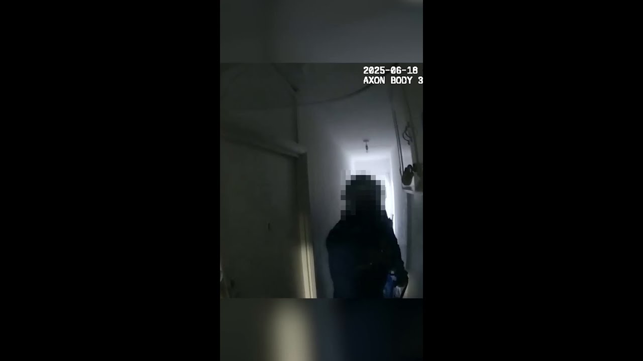 Officers Arrest People Smuggling Gang