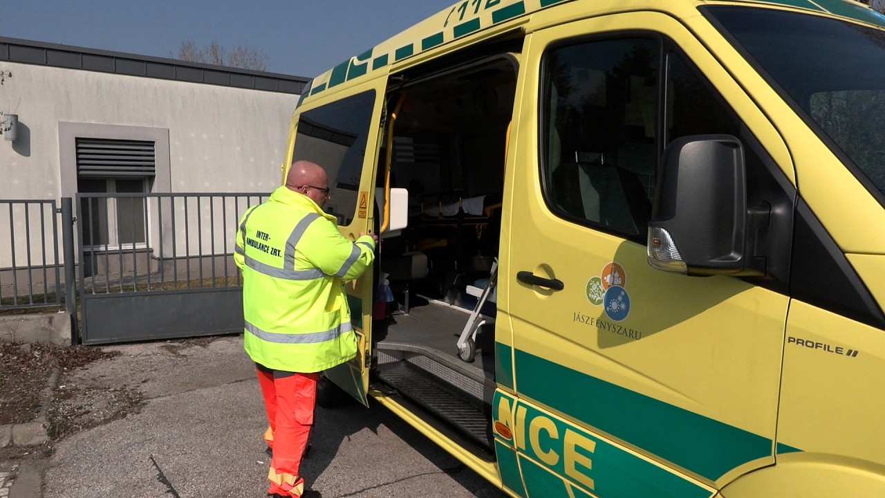 HELYI SÜRGŐSSÉGI ELLÁTÁS JÁSZFÉNYSZARUN NAPI 24 ÓRÁS SZOLGÁLATTAL