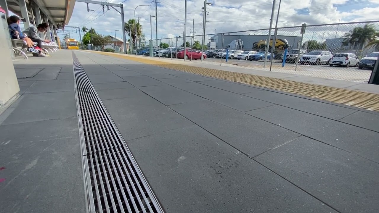 SMU 225 & 227 Passes Strathpine on a Caboolture service
