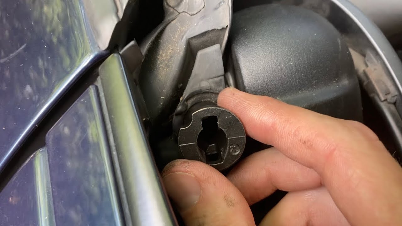986 Boxster: Installing Spin Lock Inserts for Hardtop