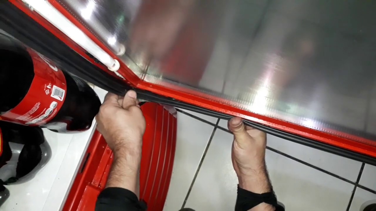 Trocando a borracha da porta, geladeira coca cola VB43 Metalfrio