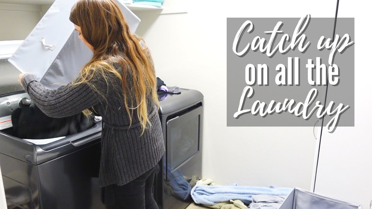CATCHING UP ON LAUNDRY DAY // CLEANING MOTIVATION // CLEANING MOM