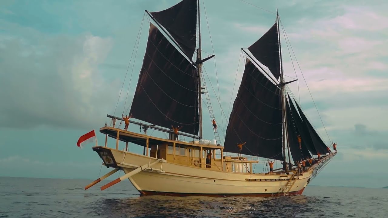 7 days in Raja Ampat with the Phinisi Silolona Sojourns - BTS Video
