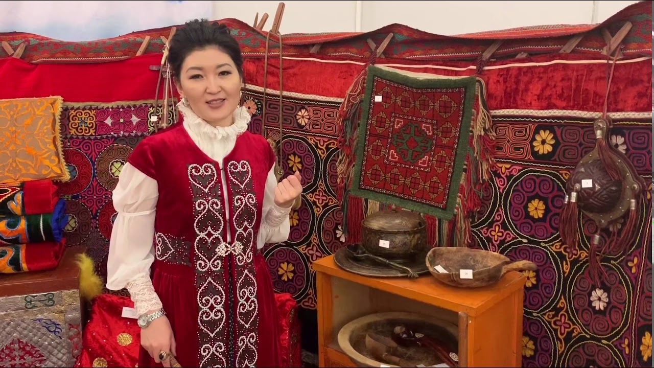 Қазақ  киіз үйінің ішкі жабдықтары