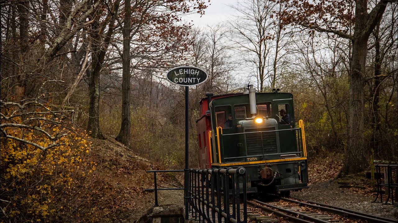 WK&S 7258: A Caboose Hop Under Donats Peak