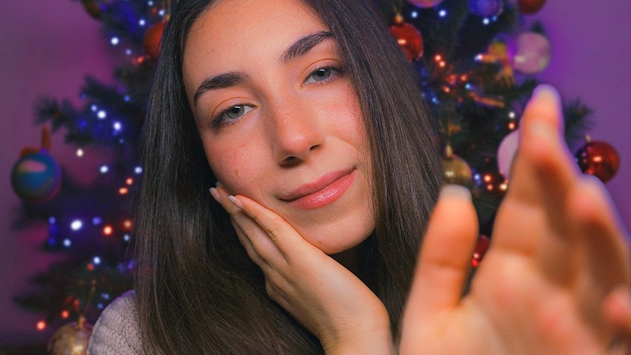 Нежное и мягкое рождественское ASMR — прикосновения к лицу, расчесывание и мягкие триггеры 🎄