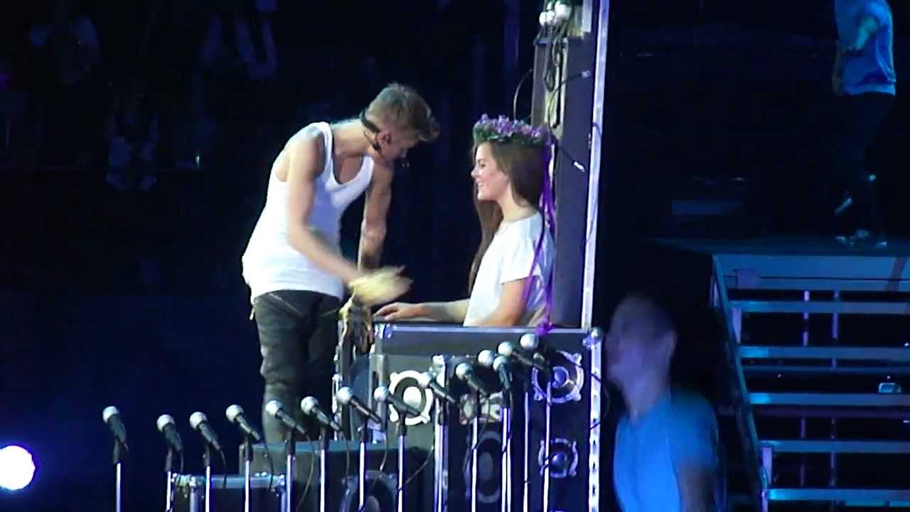 Justin Bieber - One Less Lonely Girl - Believe Tour 02 London (04.03.13)