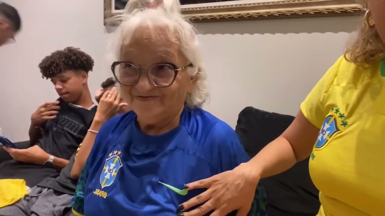 A COPA DO MUNDO! Mainha foi substituir Neymar 😂