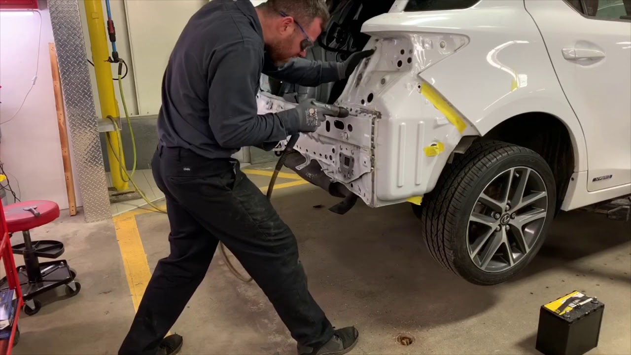 Lexus CT200h end panel replacement | LuxuryCarRepair