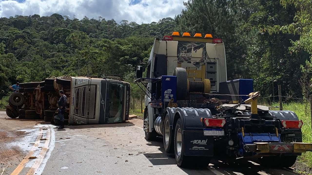 Destombamento de cavalo e carreta. Guincho lança zero grau vw 320