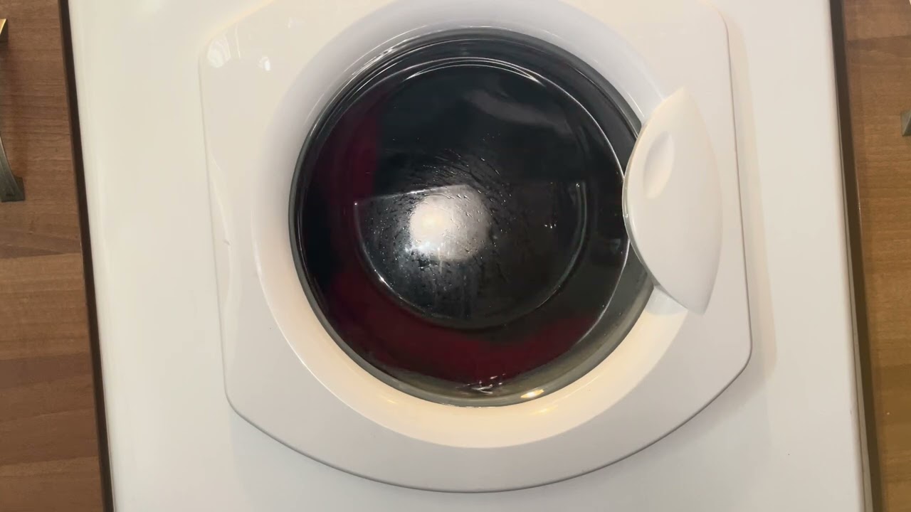 Hotpoint WMA58 program D final spin 1400rpm full spin very noisy