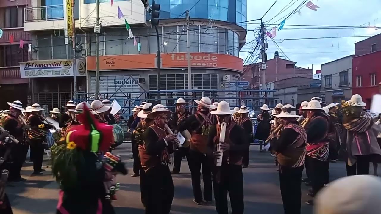 AMANECE EN ORURO (jueves): Va a comenzar la ANATA ANDINA y los campesinos lucen sus galas