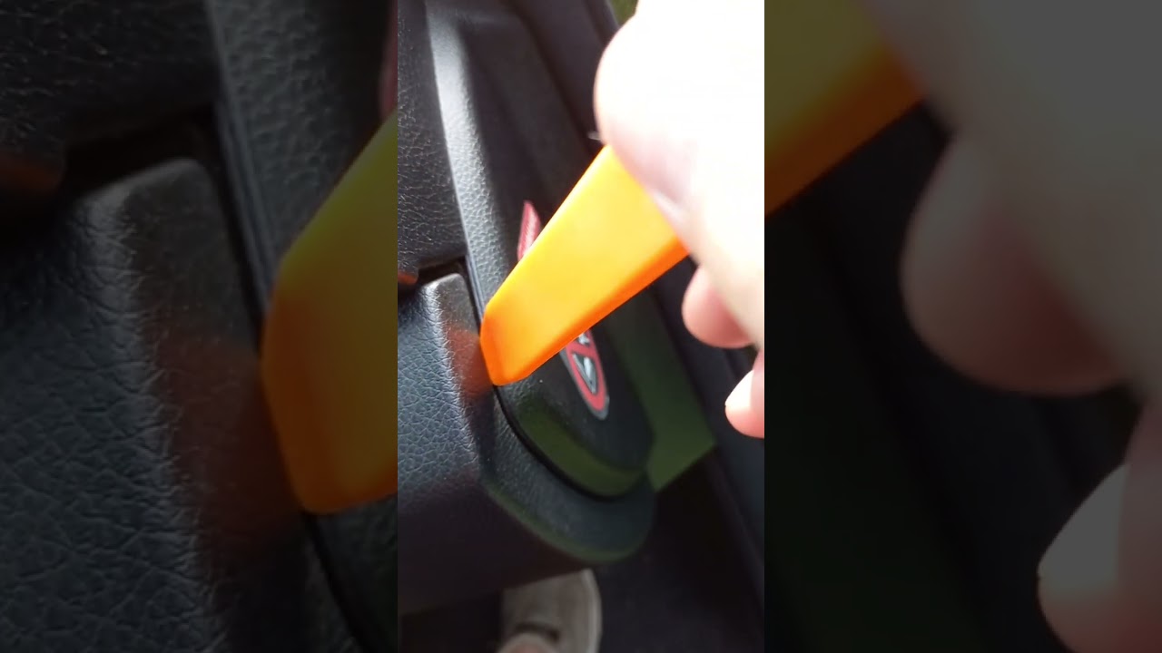 Ремонт крышки бардачка Мерседес С W204 рестайлинг без вложений