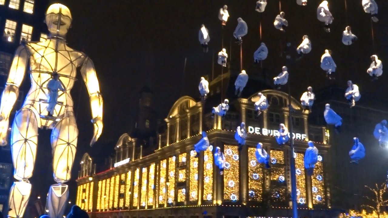 TURN ON THE LIGHTS- Amsterdam Bijenkorf