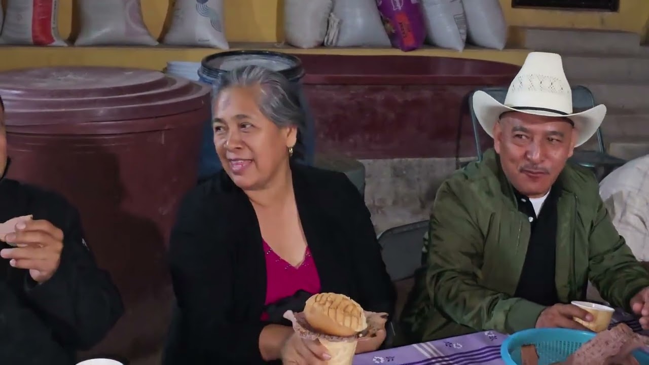 Champurrado,totopos ,sabroso desayuno