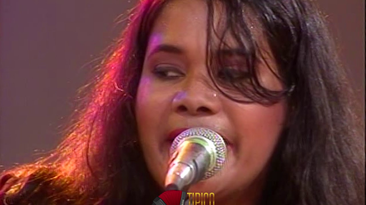 La India Canela | Luz Maria | 90's