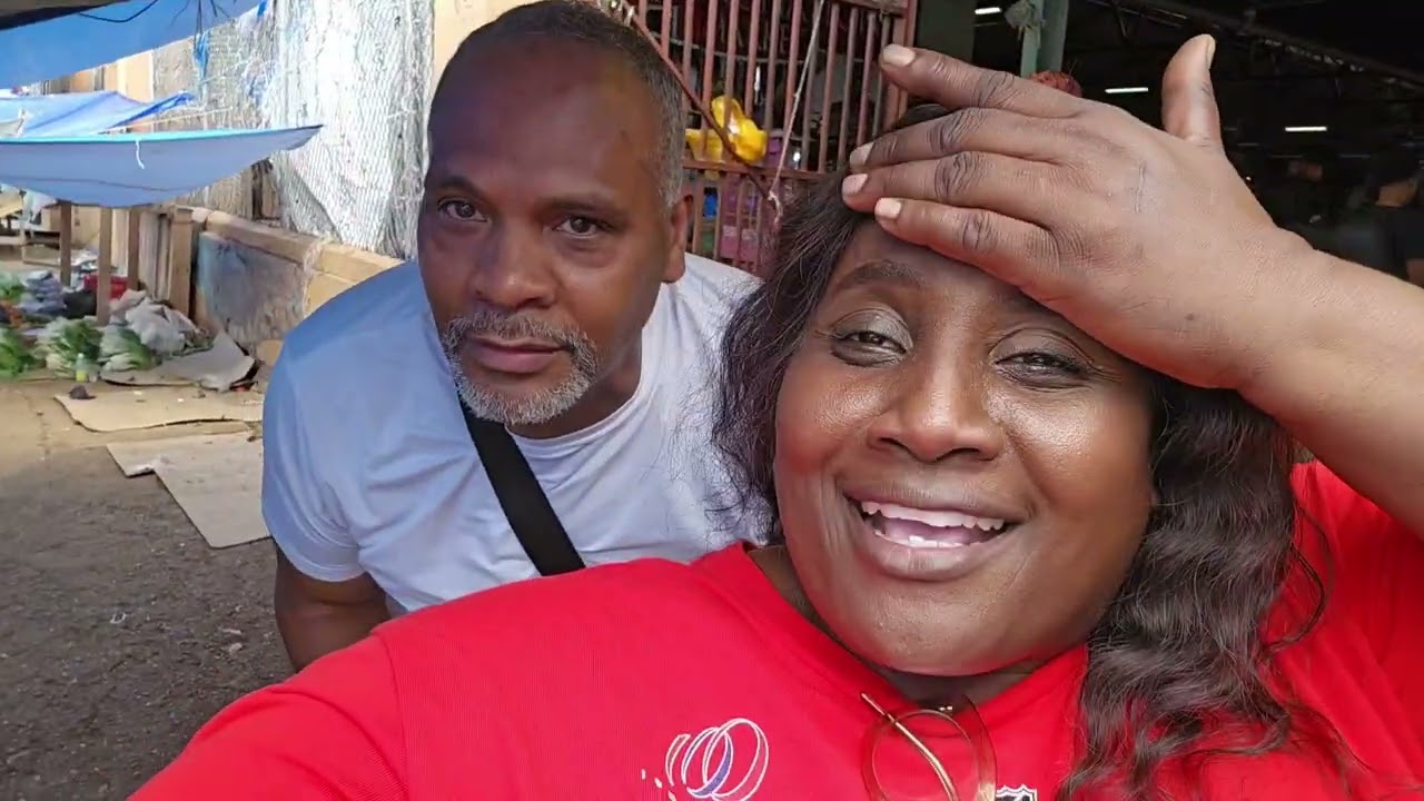 Auntie Donna out with the Dolly dem down town market. 