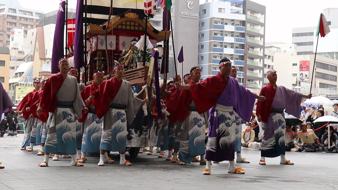 2024長崎くんち（庭先回り　八幡町の弓矢八幡祝い船）
