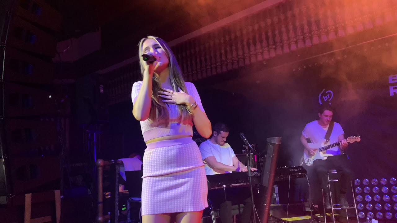 Mimi Webb - Dumb Love | Pryzm Banquet Records 25/10/21