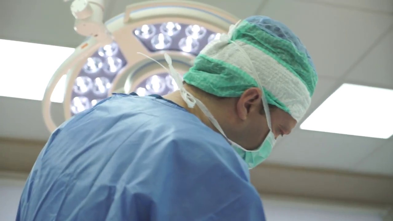 Pilvo ir krūtų korekcija po nėštumo | Clinicus Klaipėda plastikos chirurgas dr. Rokas Bagdonas