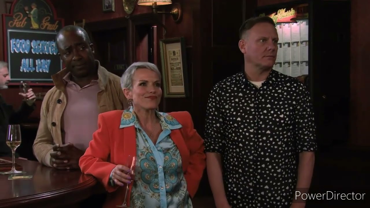Coronation Street - Debbie and Leanne Lunges For Each Other (27th November 2022)