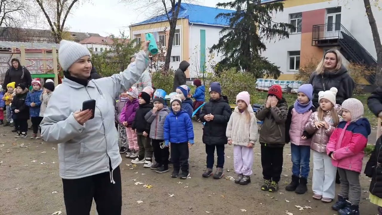 БЛИСКАВКА МАККВІН В ГОСТЯХ У МАЛЯТ, БУДУТЬ ПРАВИЛА ДОРОЖНЬОГО РУХУ РАЗОМ ВИВЧАТЬ