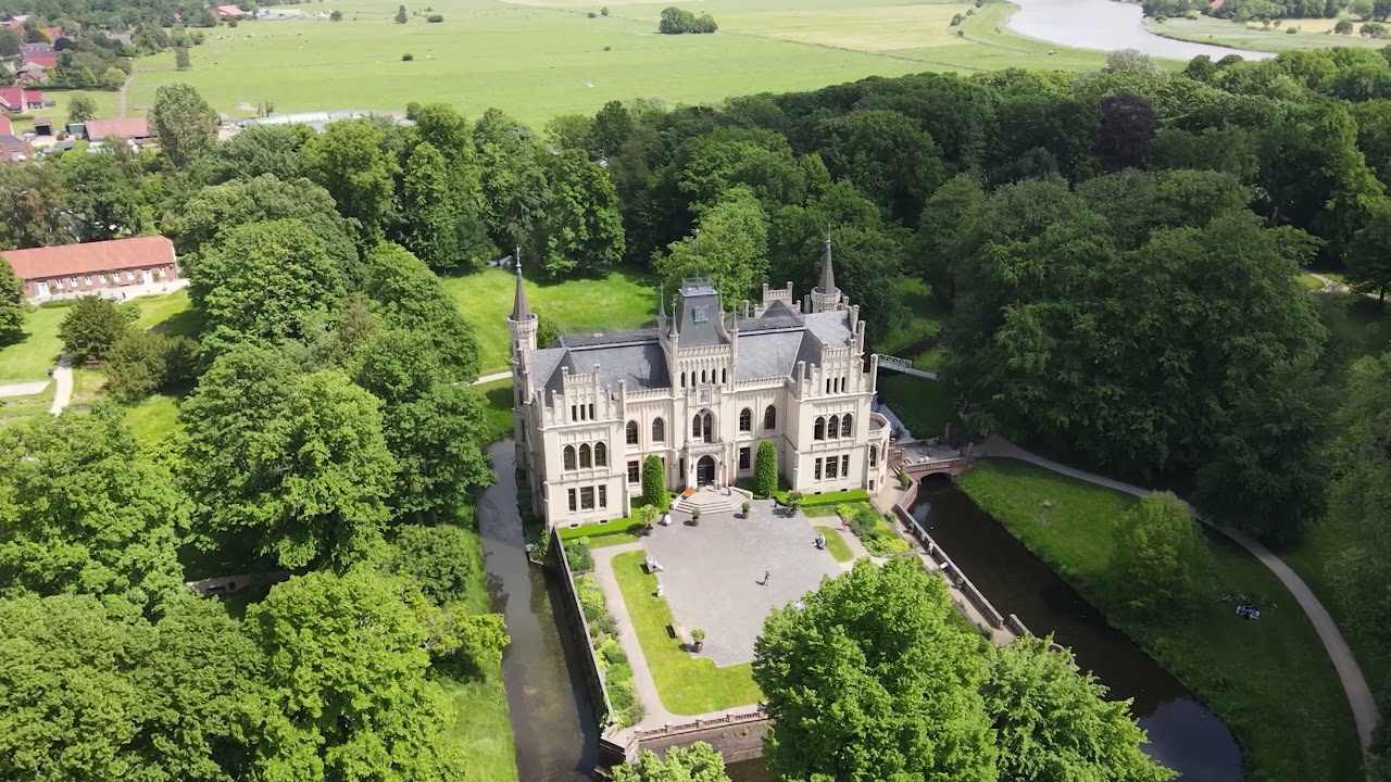 Schloss Evenburg - Drohnenaufnahmen