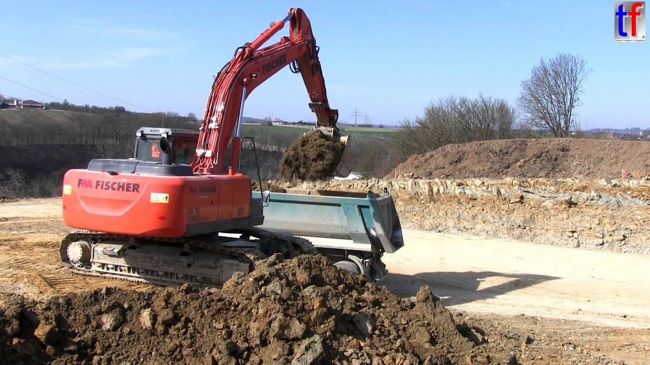 HITACHI Zaxis 290LCN Loading Mercedes Trucks / Fa. FWA Fischer, B14 Backnang, Germany, 11.03.2014.