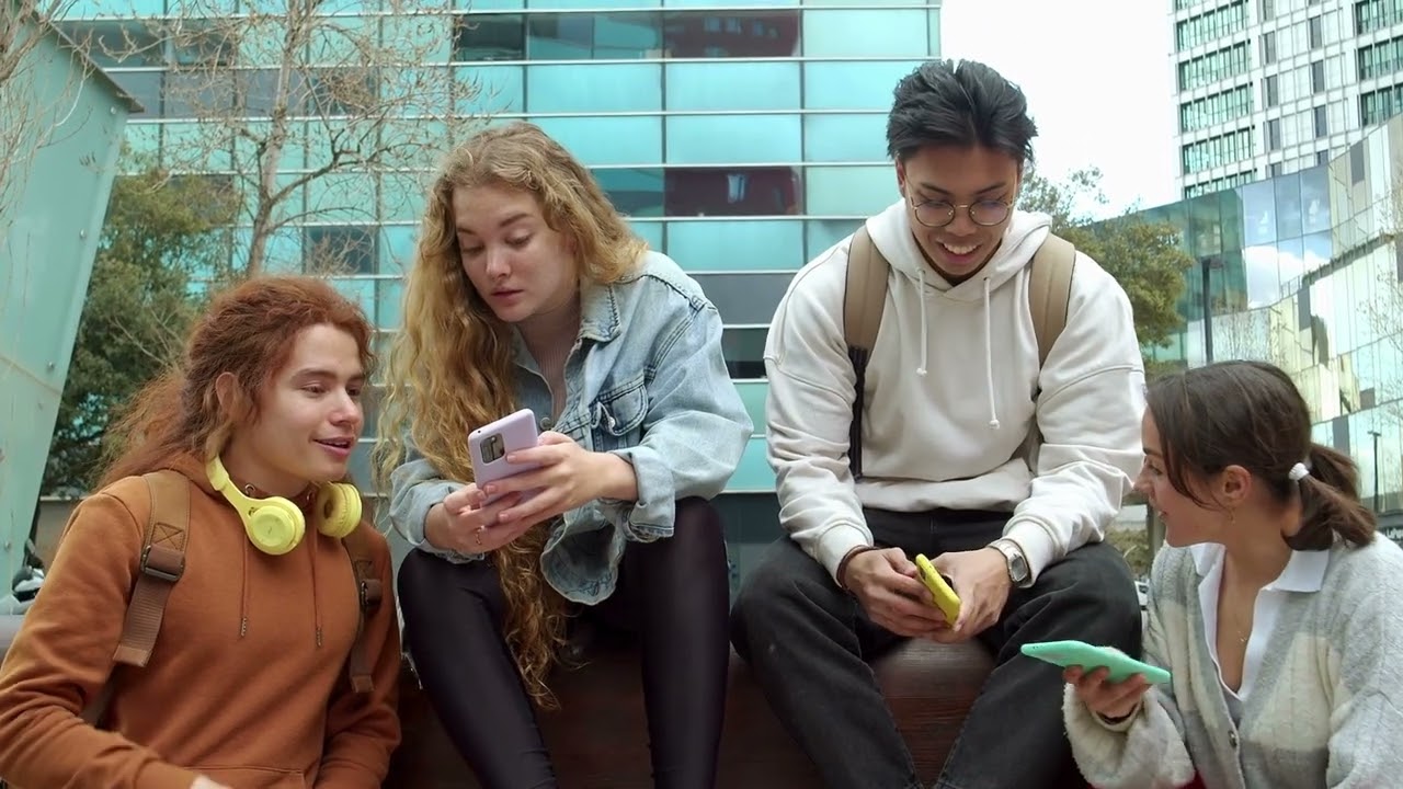 How Social Media Shapes Self-Image in College Students