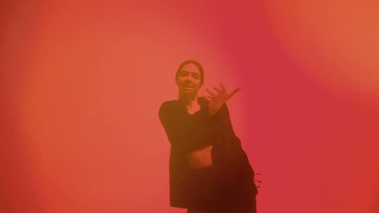 Skye Holland - Just Wanna Dance (Official Video)