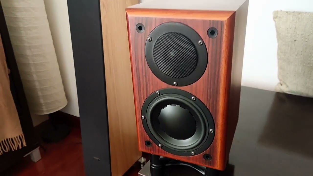 Harbeth LS5/12A (developed by the BBC with Dynaudio drivers) - Chan Chan (Javier Rodríguez)