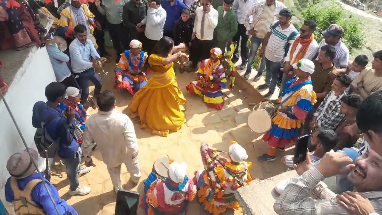 Pahadi Chaliya Dance 