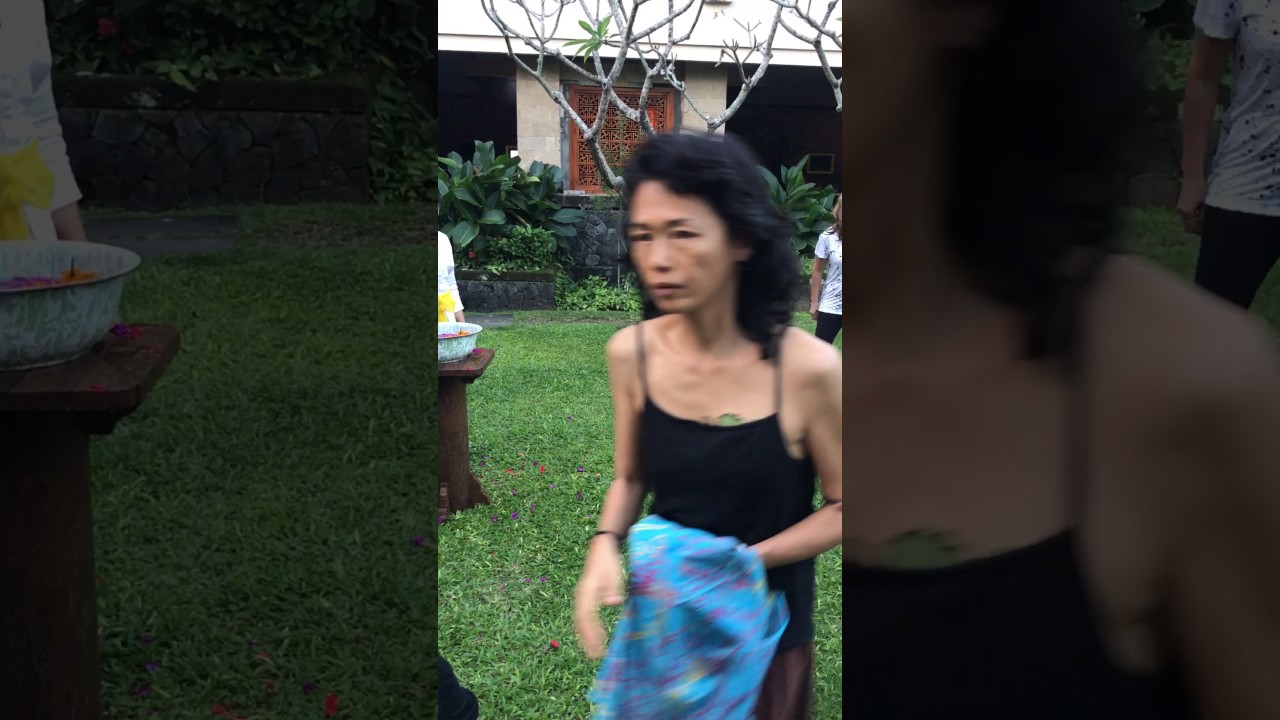 Amazing opening ceremony and water blessing with IDA, Bali's high priestess!