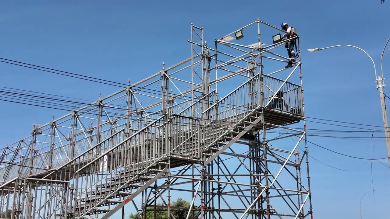 VÍA EXPRESA SUR, continúan mejorando la iluminación, nuevo parque y coneccion con el Jr. Chamot