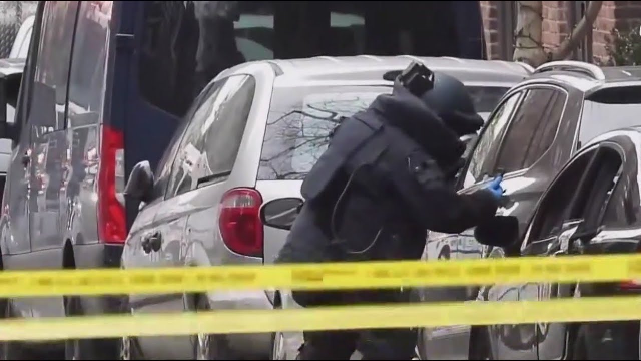 Police find another 'suspicious device' blocks from Gracie Mansion