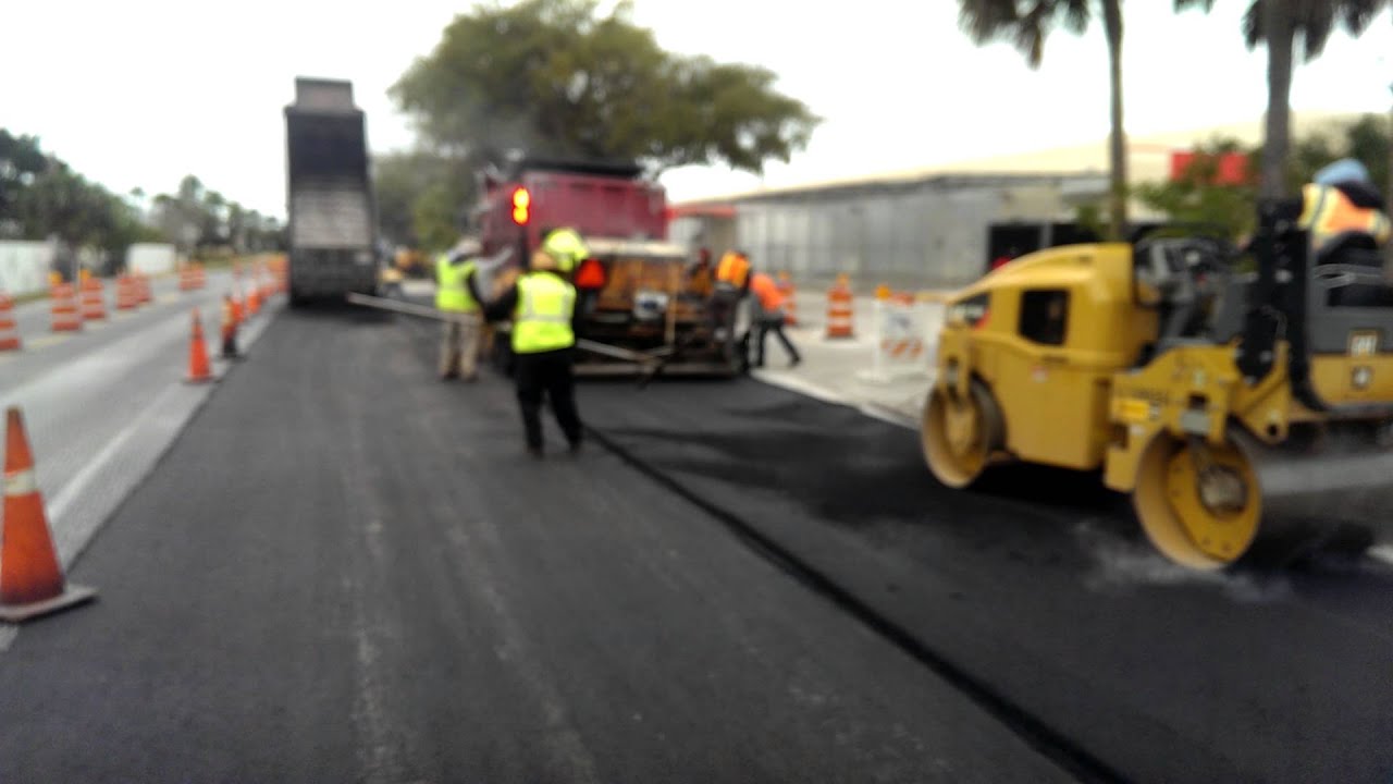 Earthco, Road construction. Asphalt paving.