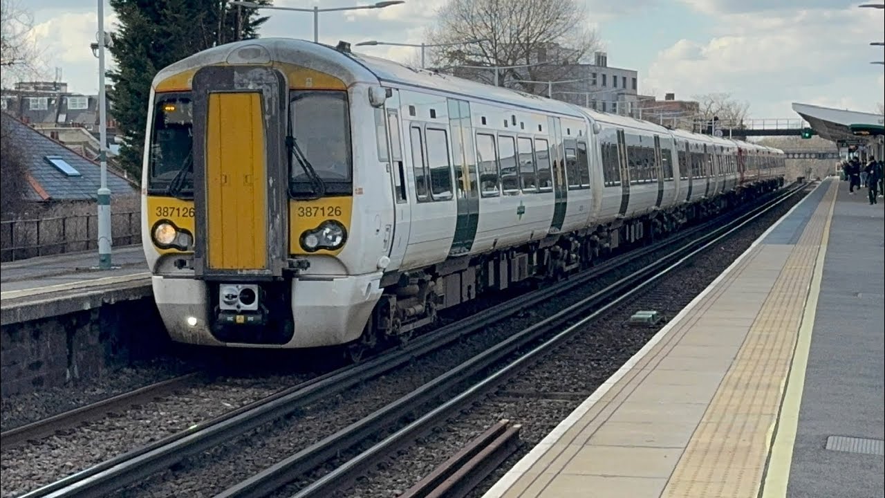 Trains at Balham, BML, 28/02/25